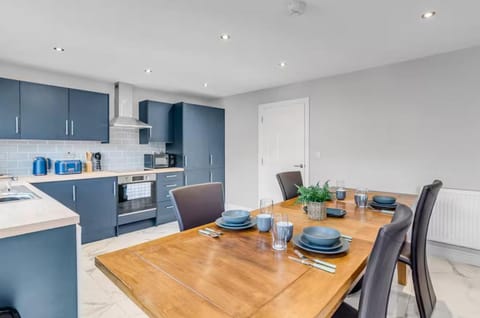 8 Beds Denmark House House in Norwich