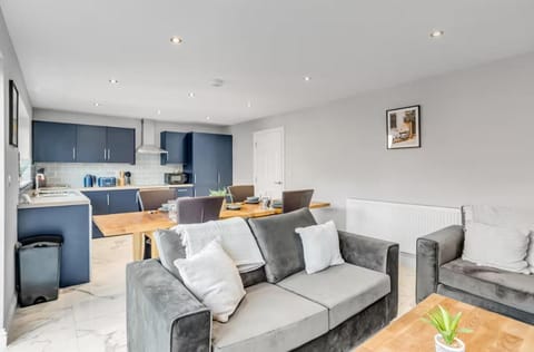 8 Beds Denmark House House in Norwich