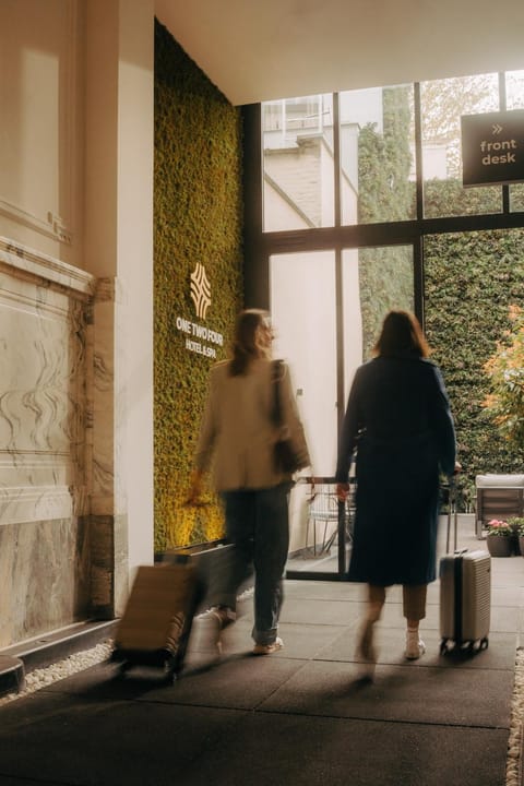 Property building, Facade/entrance