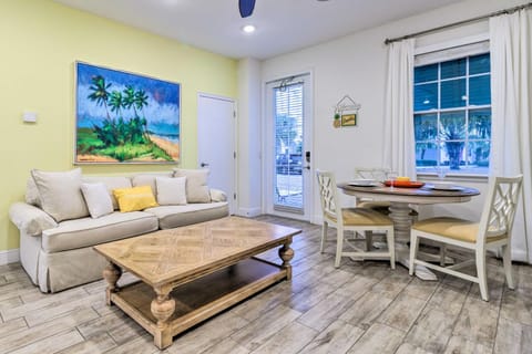 Tropical Cottage with Hot Tub Near Disney! House in Bay Lake