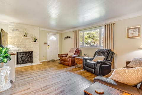 about 10 Mi to Dtwn Indianapolis Home with Game Room! House in Perry Township