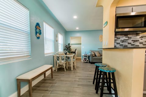 Gorgeous Beach Condo Apartment in Gulfport