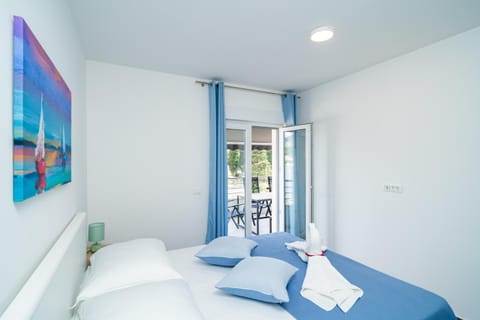 Veliki dvoetažni apartman s parkingom Apartment in Dubrovnik-Neretva County