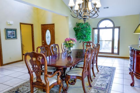 Meadow Creek Manor House in Qualla