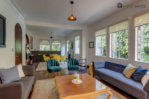 Game Room, Living room, Garden view