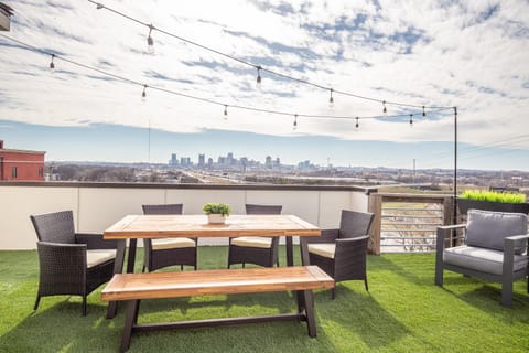 Patio, View (from property/room), Balcony/Terrace, City view, Landmark view