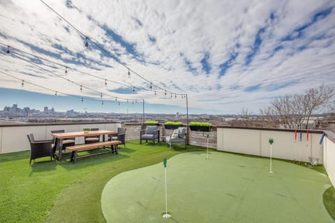 Patio, Minigolf, View (from property/room), Balcony/Terrace, City view, Landmark view