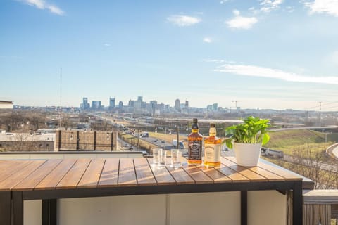 Balcony/Terrace, City view