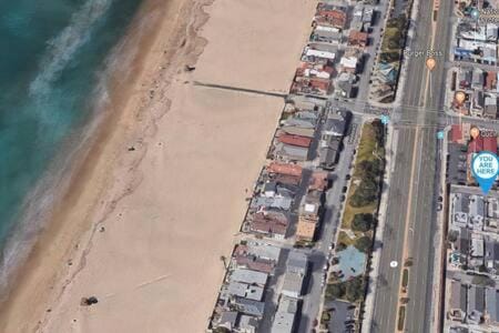 AWESOME 3BR 1 Block To Ocean Fast WIFI C1 House in Costa Mesa