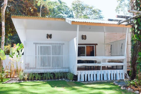 Property building, Day, Garden, Garden view