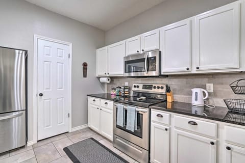 Peaceful Atascosa Home with Balcony and Deck! House in San Antonio