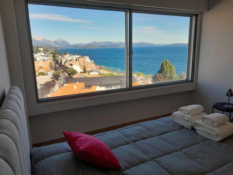 Natural landscape, Photo of the whole room, Lake view