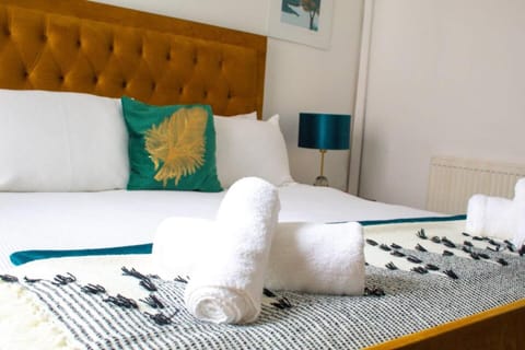 Free Late Check Out Parking Nr Airport and Station House in Solihull