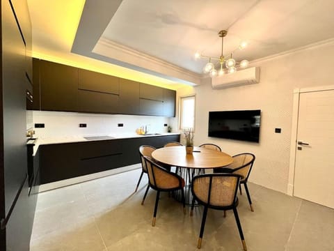 Beautiful 4-Bedroom Townhouse in Sliema House in Sliema