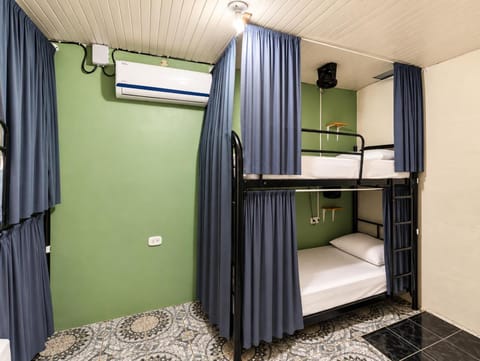 Bed, Photo of the whole room, Bedroom, bunk bed, air conditioner