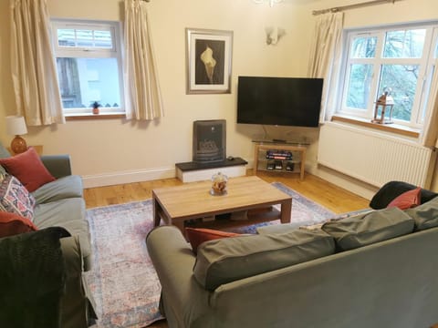 Unbeatable Llanberis Location, Detached with Parking, Snowdon Views. House in Llanberis