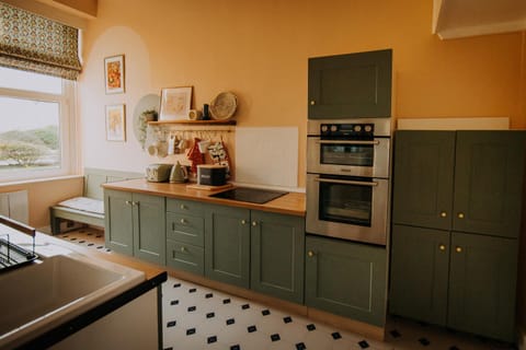 Kitchen or kitchenette, Garden view, dishwasher, minibar, pet friendly, stove, toaster