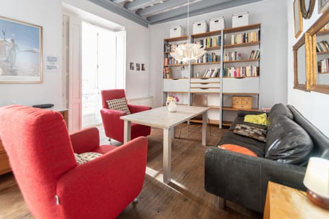 Living room, Seating area