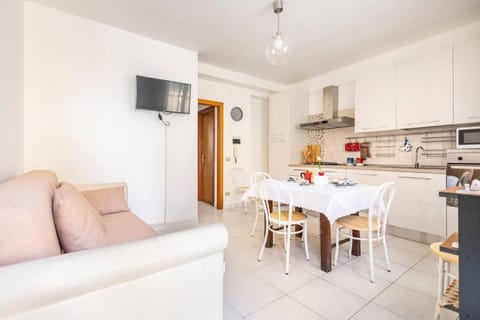 TV and multimedia, Kitchen or kitchenette, Living room, Seating area, Dining area, minibar, pet friendly, stove