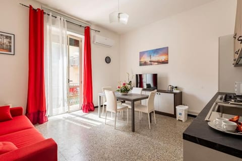 TV and multimedia, Kitchen or kitchenette, Living room, Seating area, Dining area, minibar