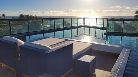 Day, Natural landscape, Solarium, View (from property/room), Balcony/Terrace, Pool view, Sea view, Swimming pool, Swimming pool, Sunrise, sunbed