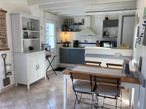 Charmante maison calme avec jardin, animaux acceptés - FR-1-418-196 House in Brittany