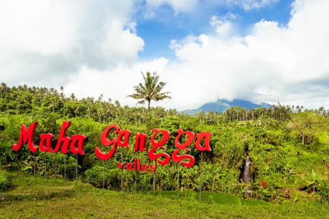 Nearby landmark, Property logo or sign, Natural landscape, Mountain view
