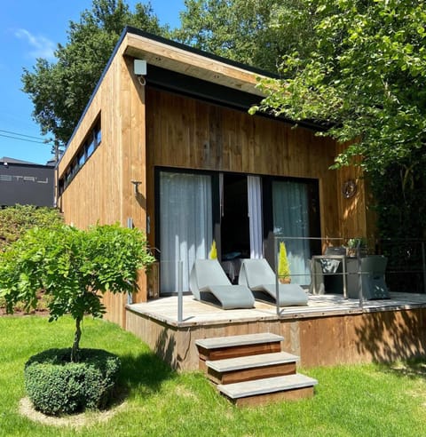 Property building, Patio, sunbed