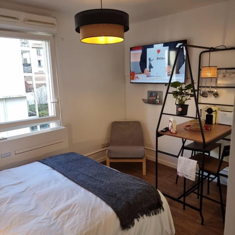 Lyon Montchat Villeurbanne Studio refait à neuf climatisation et parking privé Apartment in Villeurbanne