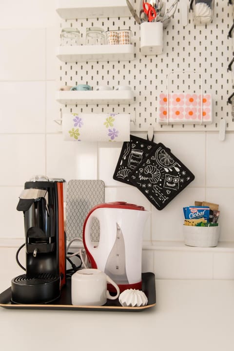 Coffee/tea facilities, Kitchen or kitchenette