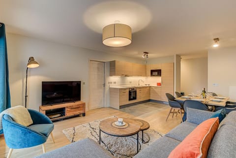 TV and multimedia, Kitchen or kitchenette, Living room, Seating area, Dining area, pet friendly, stove