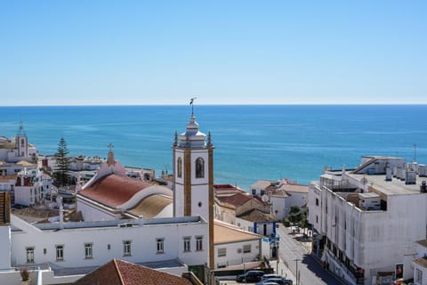 Balcony/Terrace, Landmark view, Sea view, Street view, Quiet street view
