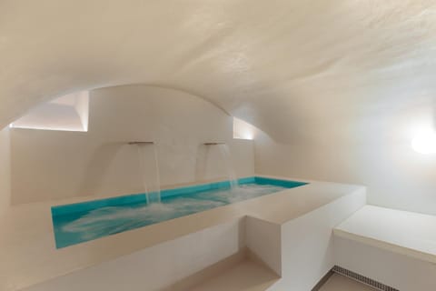 Hot Tub, Swimming pool