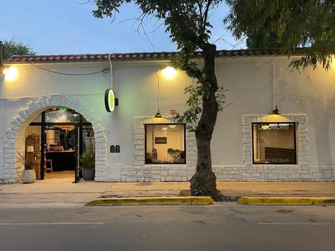 Facade/entrance
