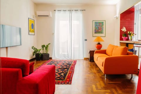 Communal lounge/ TV room, TV and multimedia, Living room, Seating area, Evening entertainment, air conditioner