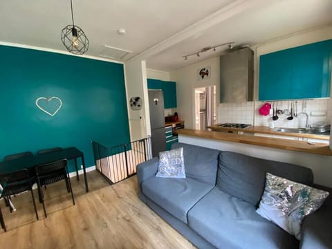 Maison de ville Orléans dans le Quartier Dunois avec parking privatif House in Orléans