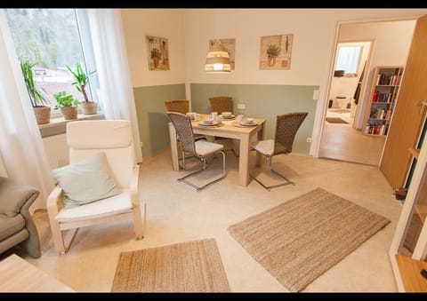 Living room, Seating area, Dining area, hair dresser