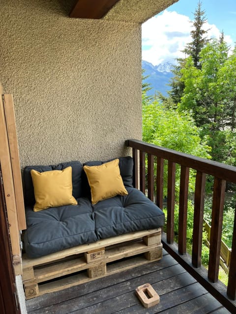 Studio Montagne - Plein Soleil et Terrasse Apartment in Briançon