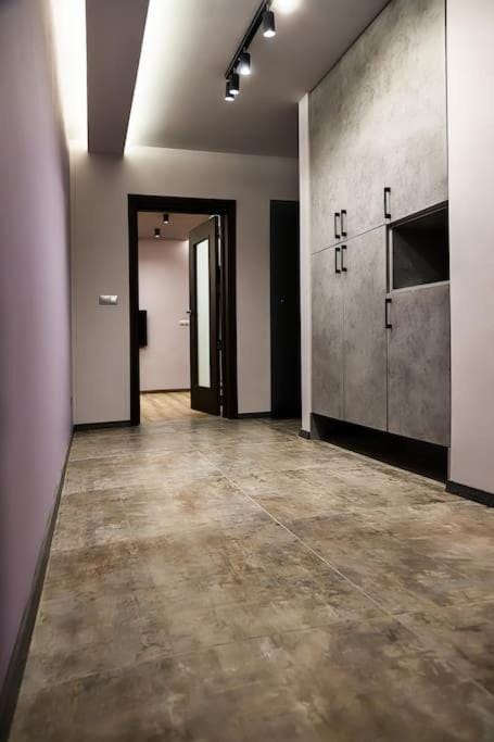 Very Spacious & Modern 3Bed near Airport & Centre Apartment in Sofia