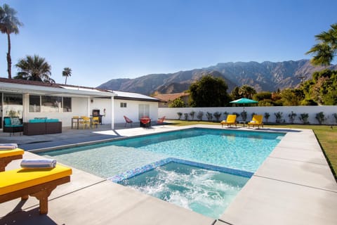 Mountain view, Swimming pool
