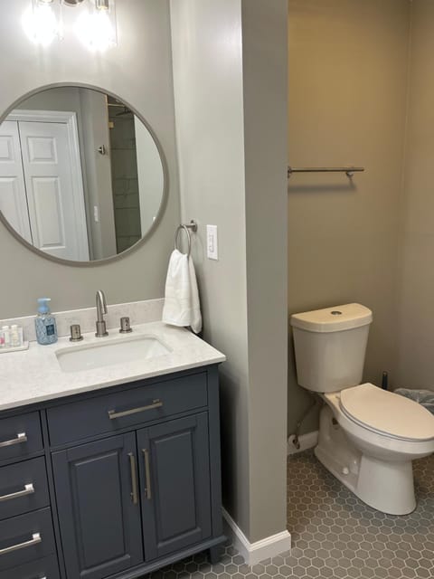 Toilet, Bathroom, towels