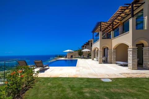 Property building, Patio, Garden, Pool view, Sea view, Swimming pool, Swimming pool, sunbed