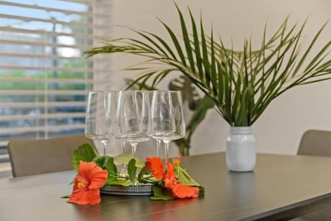 6BR Heated Pool + Spa, Gym+ Peloton, Theater, GameRoom Villa in Tampa