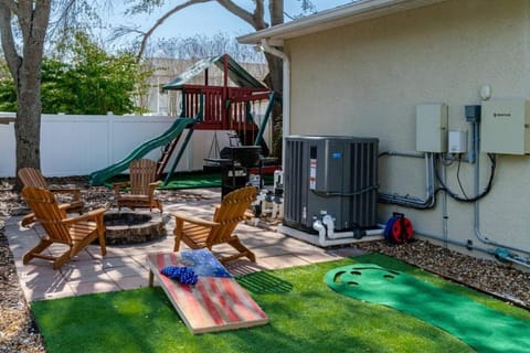 6BR Heated Pool + Spa, Gym+ Peloton, Theater, GameRoom Villa in Tampa