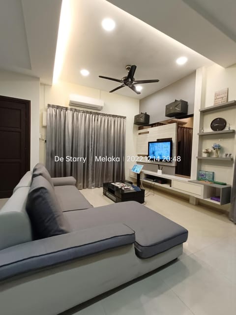 TV and multimedia, Living room, air conditioner