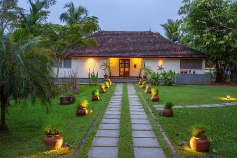 Property building, Natural landscape, Garden, Garden view