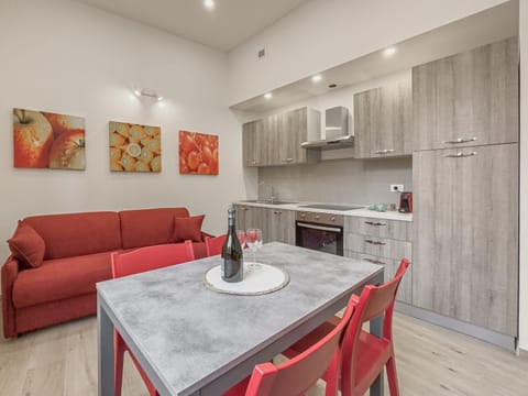 Kitchen or kitchenette, Seating area, Dining area