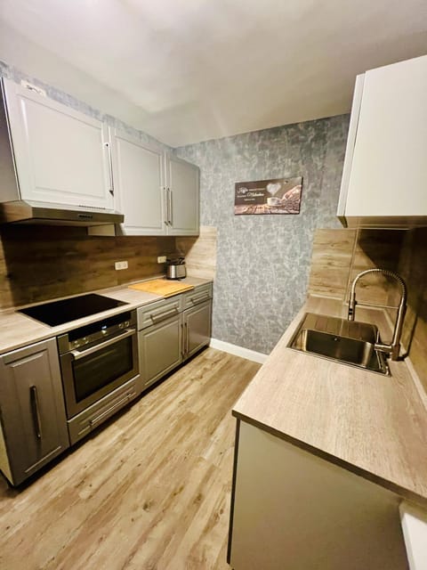 Kitchen or kitchenette, dishwasher, pet friendly, stove