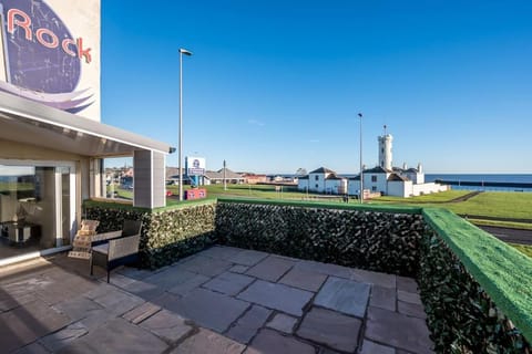 Sea View Luxury Apartment 3 bedrooms Free Parking - By Coast Apartments Apartment in Arbroath
