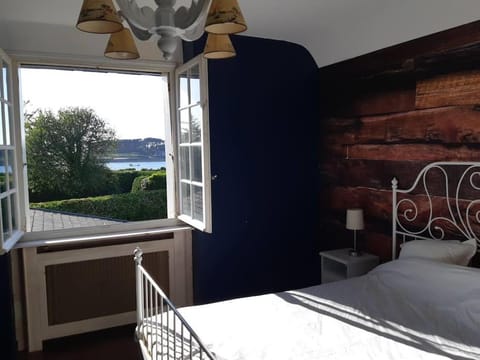 Maison bord de mer Villa in Plouguerneau